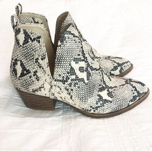 CL By Laundry Snakeskin Booties “Cortez” 8